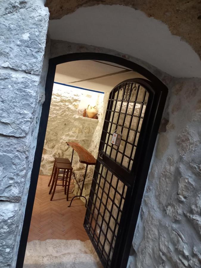 Casa Vacanze "Pietra Viva" Castelnuovo Parano Eksteriør billede